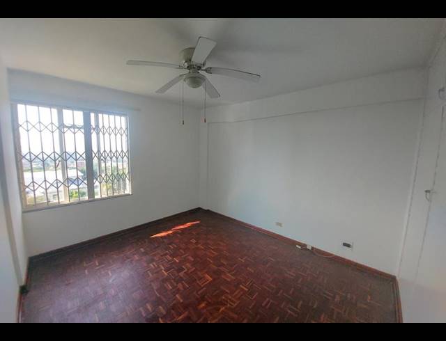 3 BEDROOM APARTMENT FOR SALE IN GLENWOOD